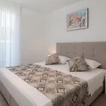 Alba *